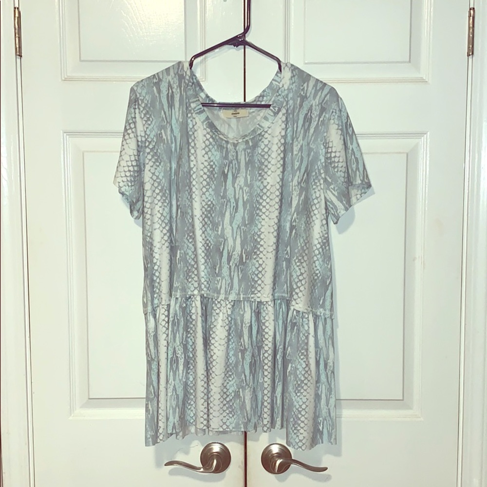 Light blue/white snake print top